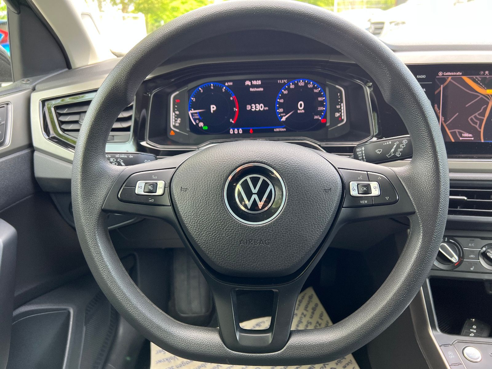 Volkswagen Polo VI Comfortline Aut. - Samsaru's Car Outlet