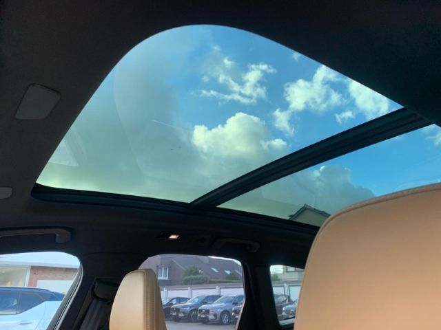 Volvo XC60 B4 AWD Inscription Standheizung Voll LED Ma