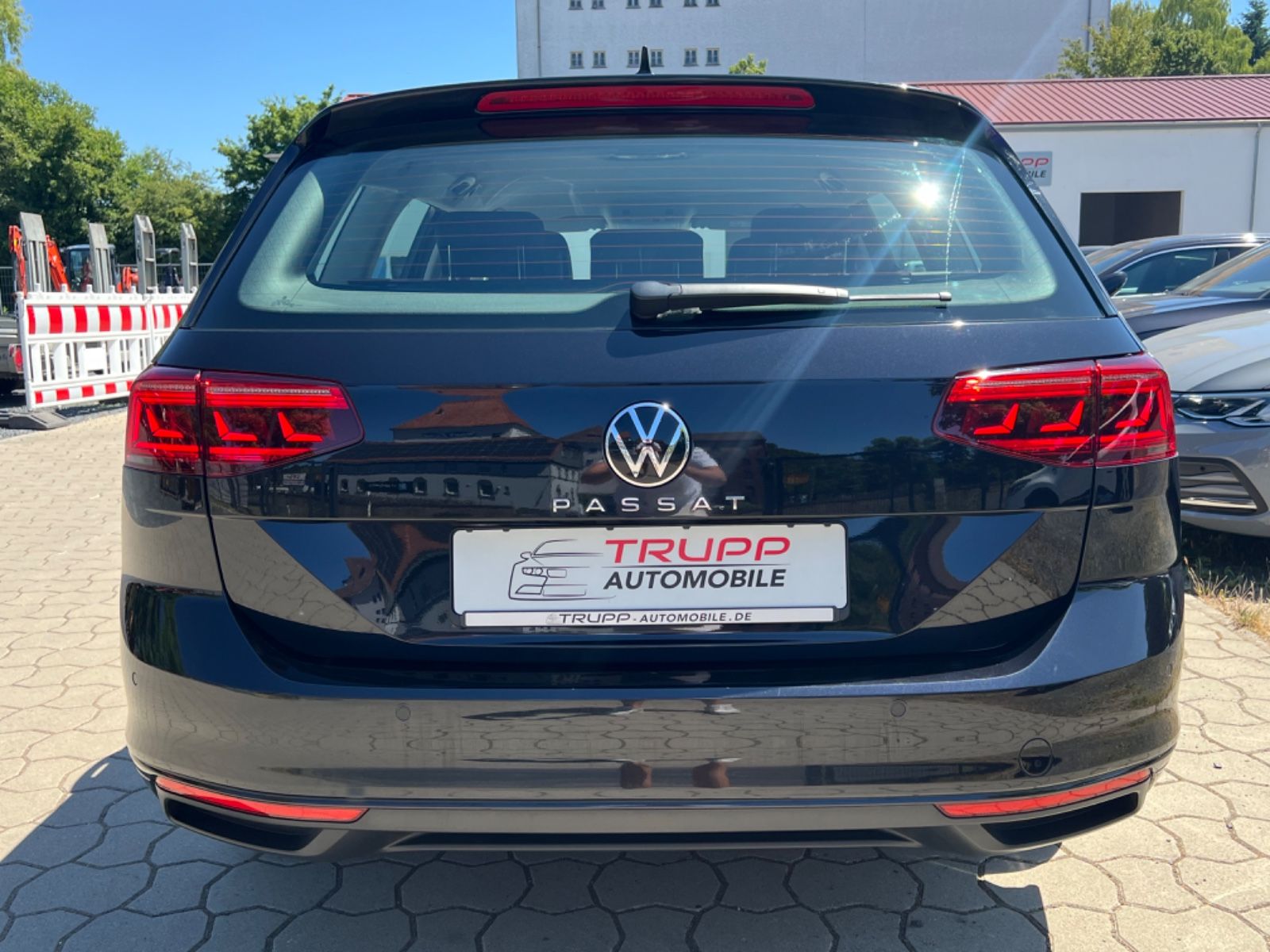 Volkswagen Passat 2.0 TDI - Samsaru's Car Outlet
