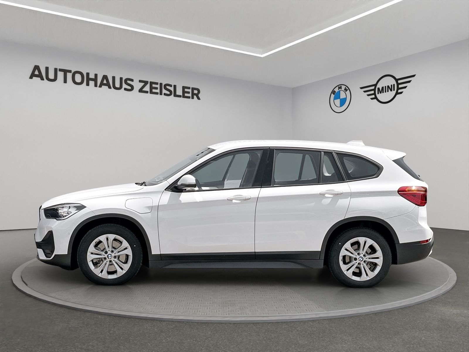 BMW X1 xDrive25e - Samsaru's Car Outlet