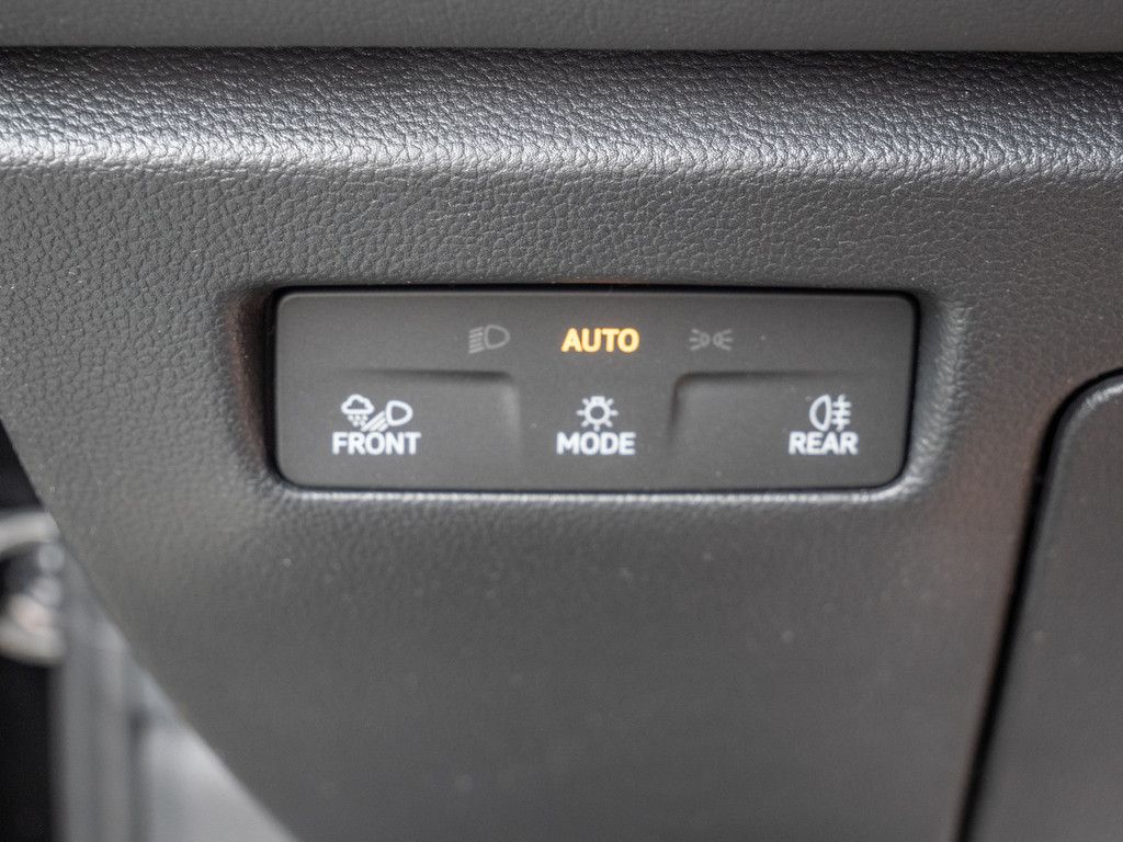 Volkswagen Passat Variant 1.5 TSI eHybrid Elegance AHK ACC