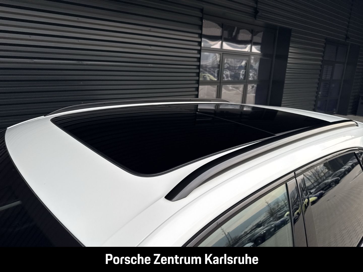 Porsche Cayenne E-Hybrid BOSE Luftfederung Panoramadach
