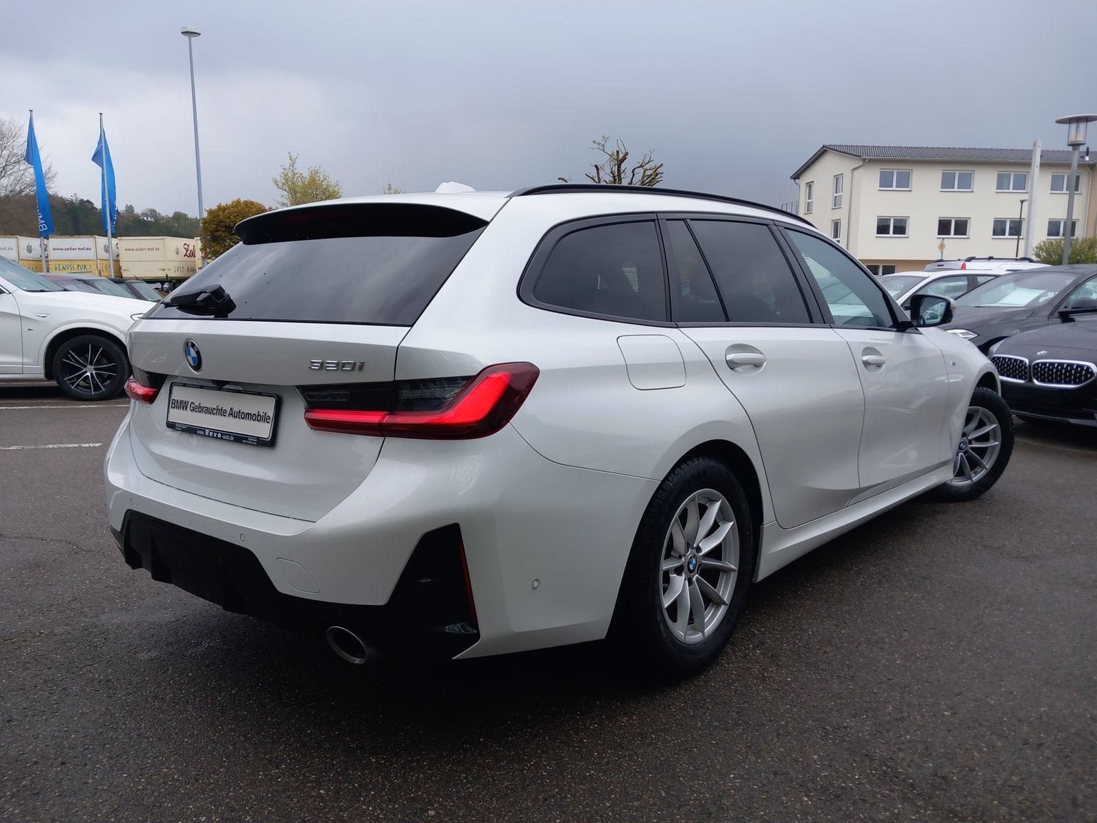 BMW 320i Touring Aut MSport - Samsaru's Car Outlet