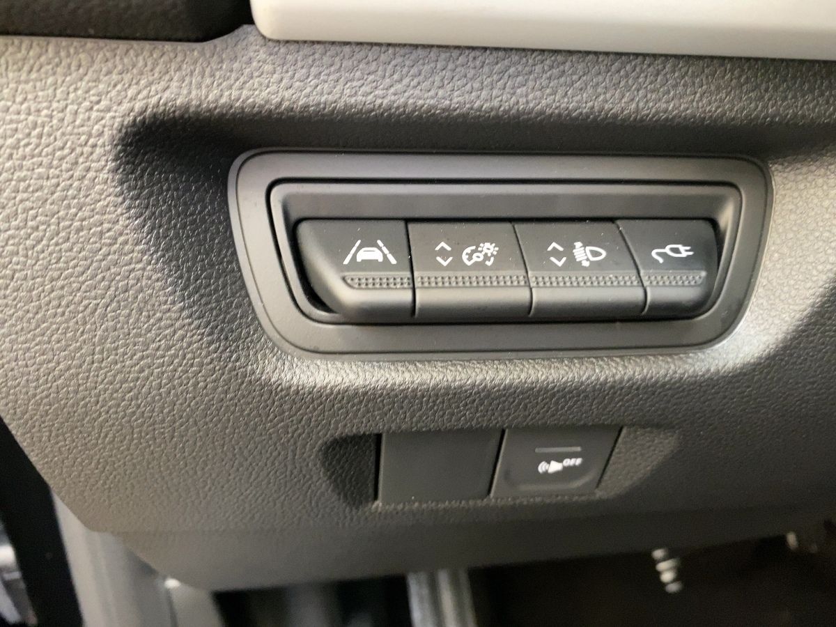 Renault ZOE EXPERIENCE R110 50kWh - Samsaru's Car Outlet