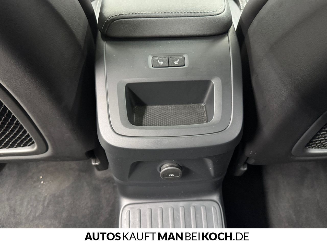 Volvo XC60 T8 Plug-In AWD Ultimate - Samsaru's Car Outlet