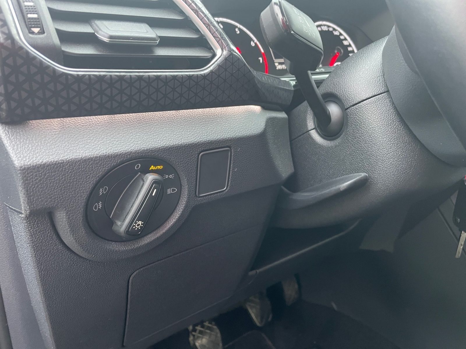 Volkswagen T-Cross Style 1.0 l TSI - Samsaru's Car Outlet