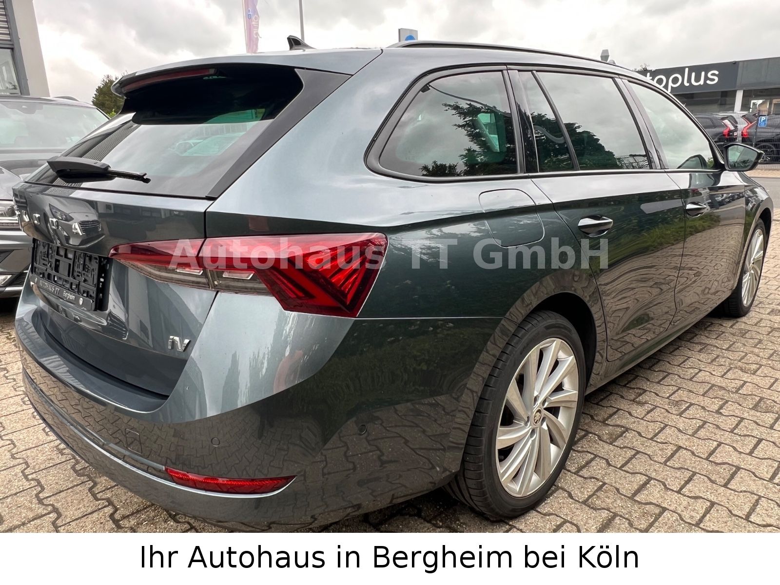Skoda Octavia Combi First Edition iV - Samsaru's Car Outlet