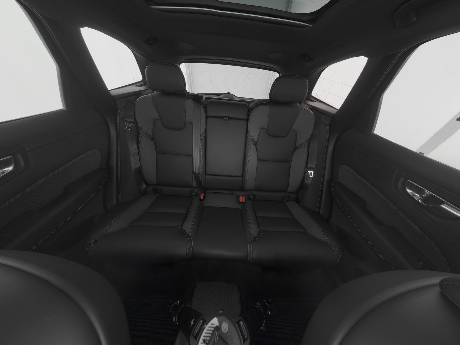 Volvo XC60 T6 Recharge AWD Plus Dark 21"+AHK+360°+H&K