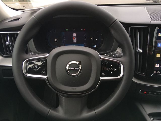 Volvo XC60 B4 Diesel AWD Plus Dark StandHZG AHK-klappb