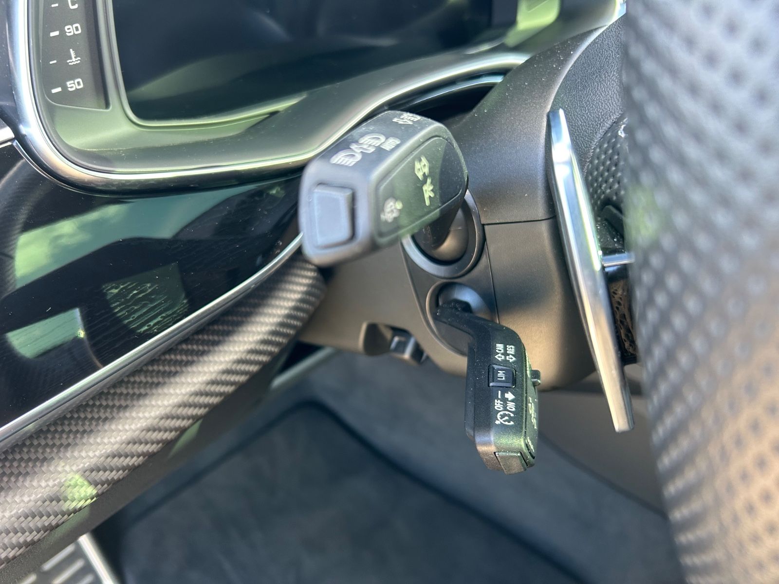 Audi RSQ8 DYN 4.0 TFSI Quattro TÜV-NEU-VMAX-2xCarbon