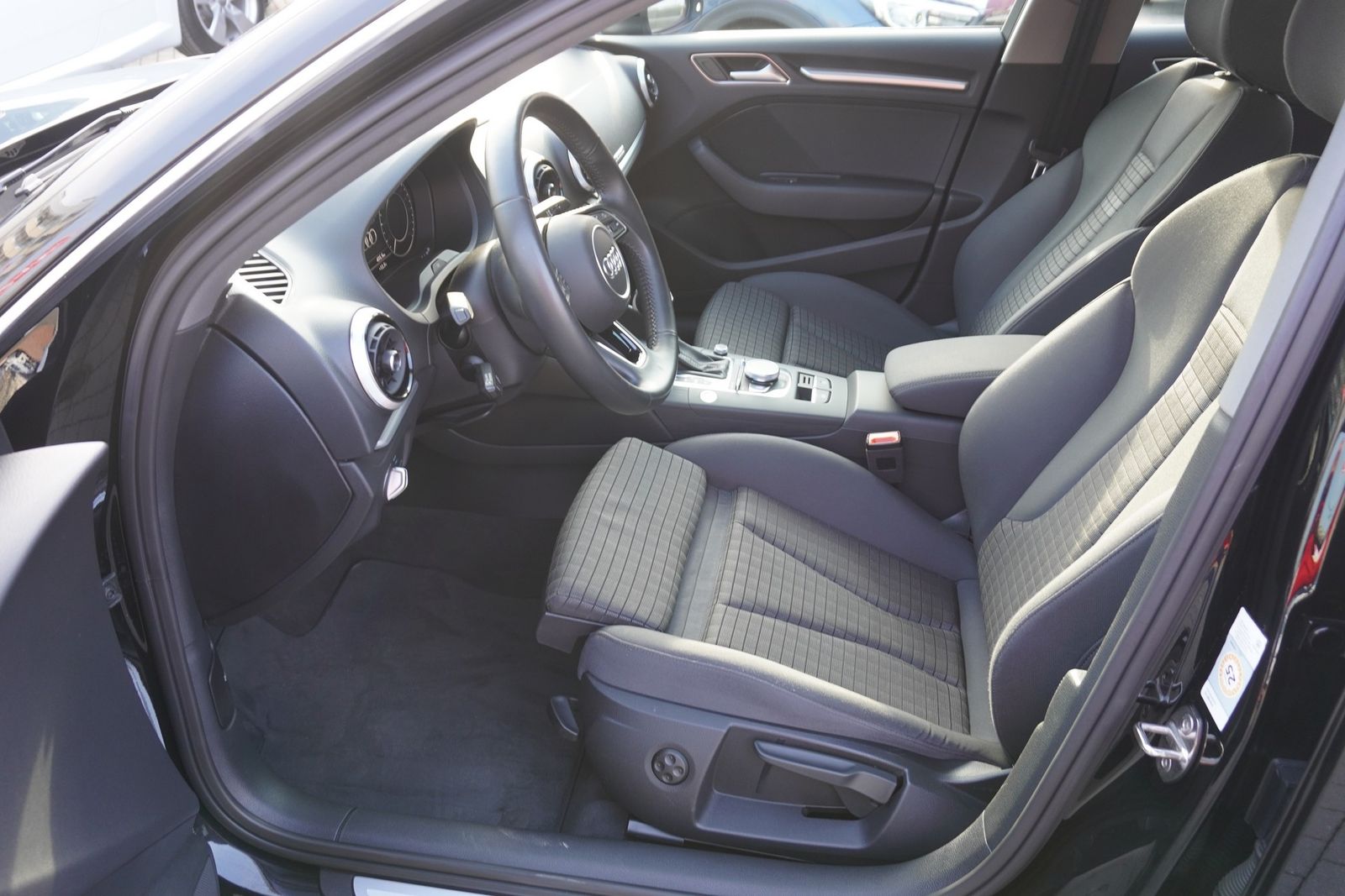 Audi A3 Sportback 40 e-tron sport S-Tronic - Samsaru's Car Outlet