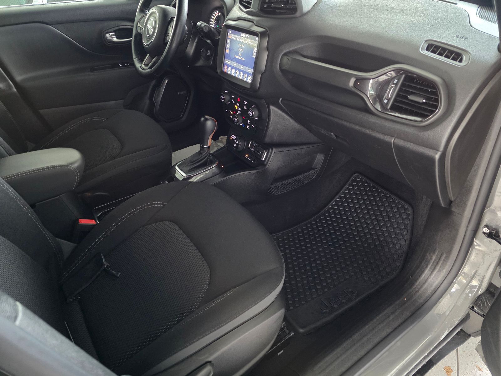 Jeep Renegade S Plug-In-Hybrid 4xe mit AHK