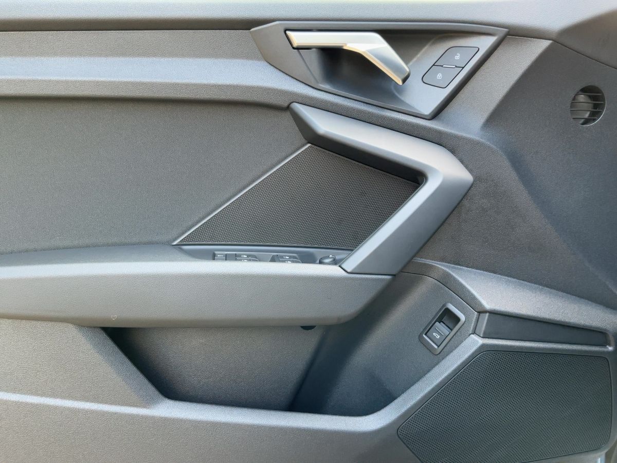 Audi A3 Limousine 30 TFSI S-TR 5JG+LED+NAV+AHK+ACC+VC