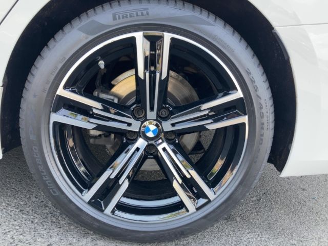 BMW 320 i xDrive Limo M-Sport Pano AHK 18'' HUD Kame