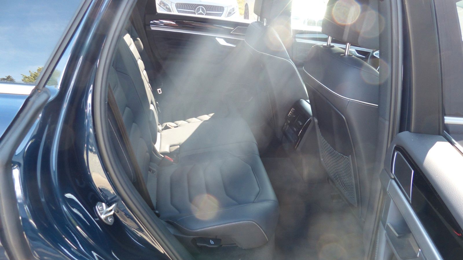 Volkswagen Touareg Elegance 4Motion - Samsaru's Car Outlet