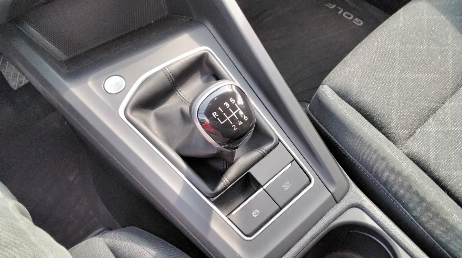 Volkswagen Golf VIII Variant 1.5 TSi - Samsaru's Car Outlet