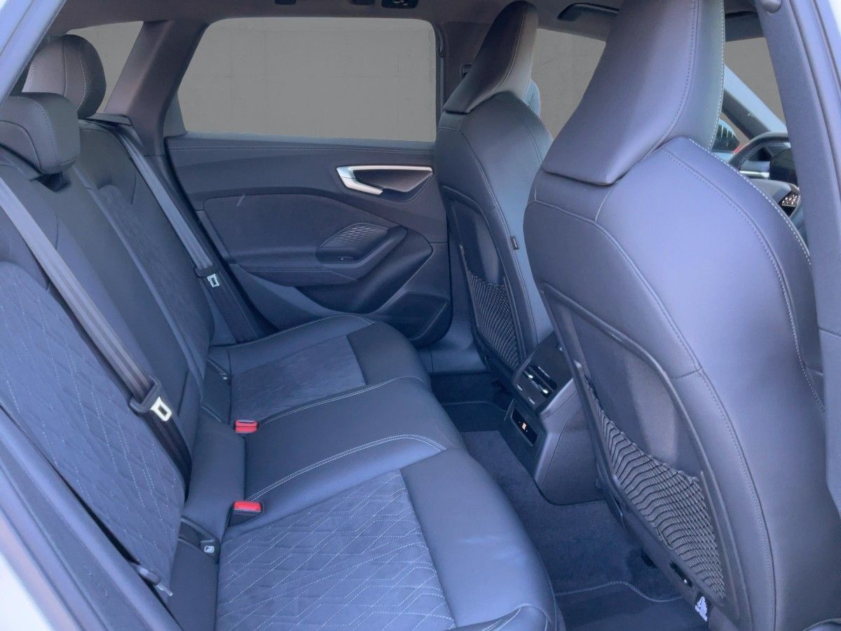 Audi A5 Avant e-hybrid 220kW S-LINE MATRIX+NAVI+ACC