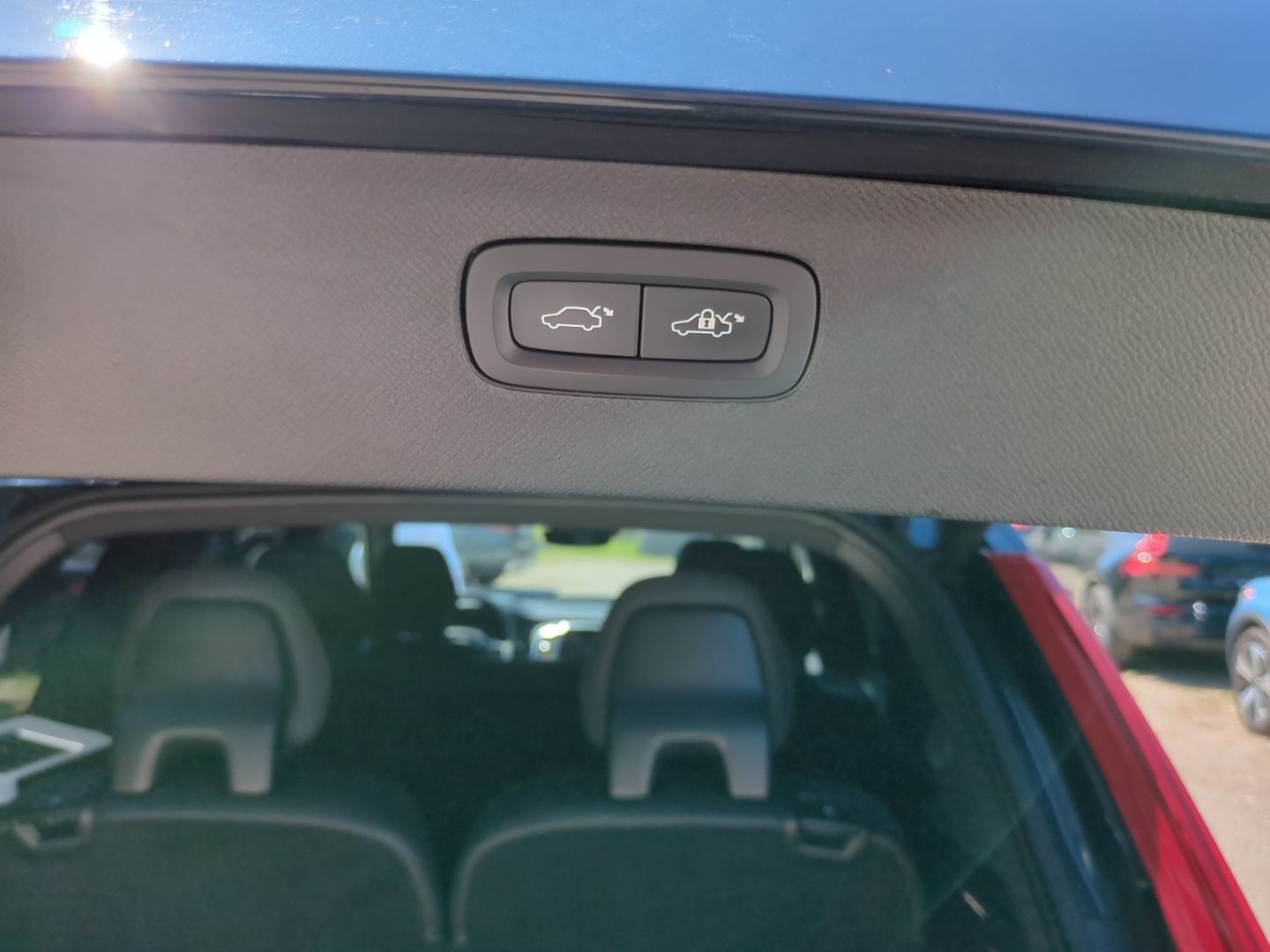 Volvo XC90 B5 AWD R Design HUD AHK Navi 360° AHK Stand