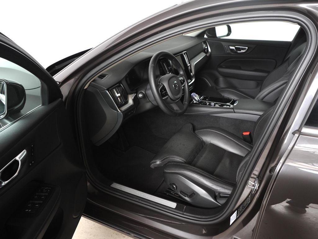 Volvo V60 T8 AWD Recharge Plus Bright *AHK * 360°*