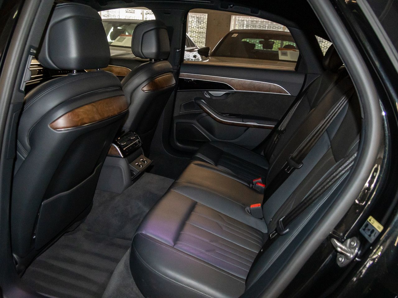 Audi A8 60 TFSI e qu - Samsaru's Car Outlet