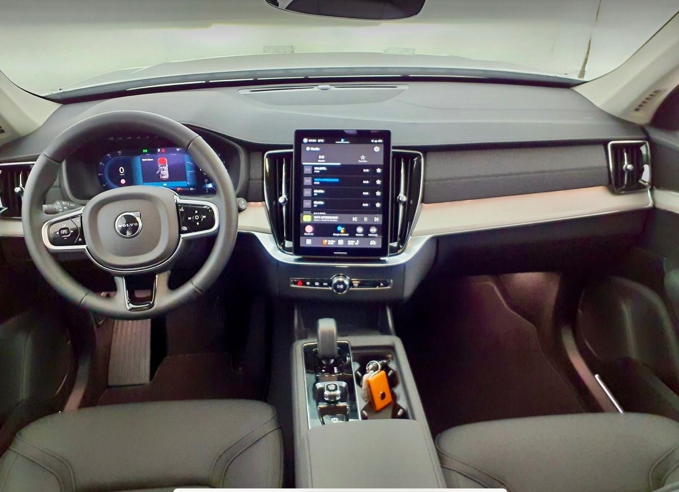 Volvo XC 90 Core AWD - Samsaru's Car Outlet