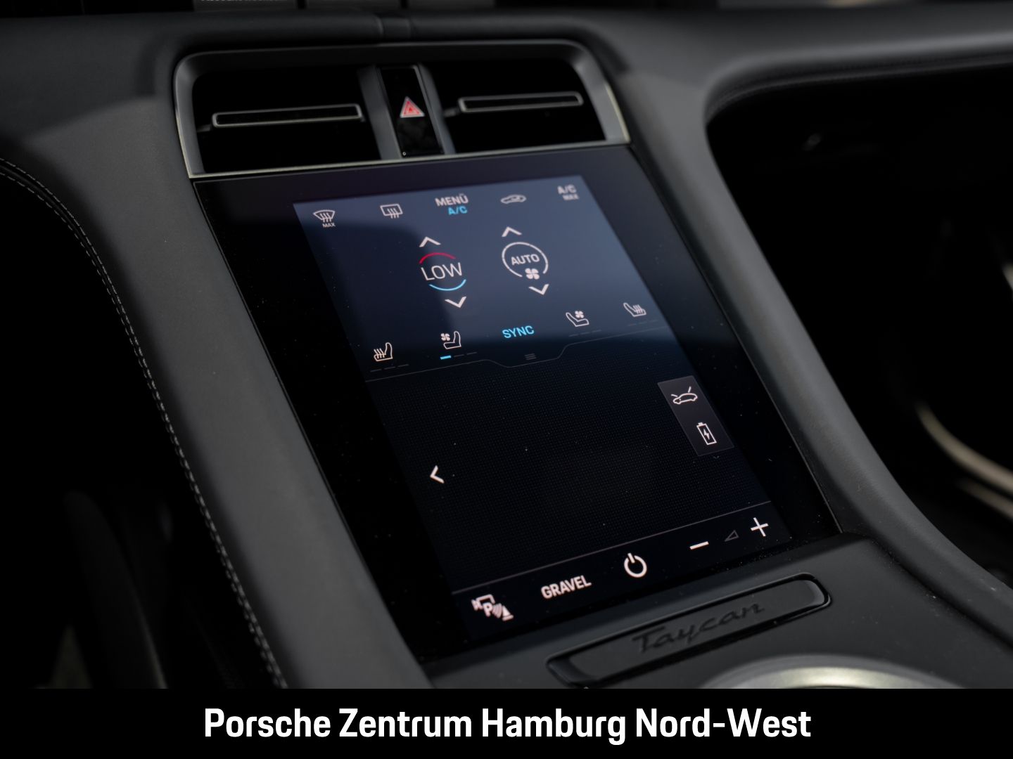 Porsche Taycan Turbo S Cross Turismo Burmester HUD PDCC