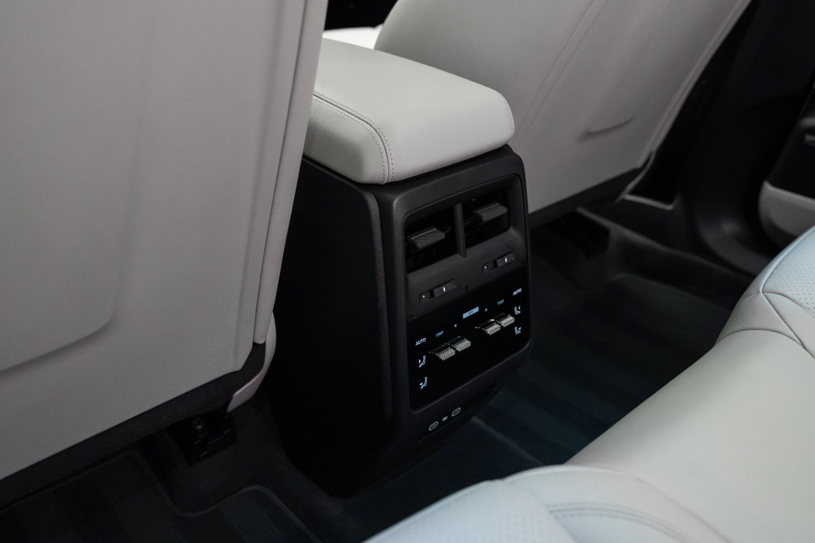 Porsche Macan Electric 4
