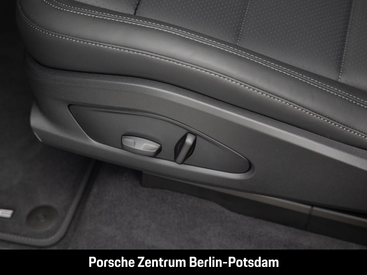 Porsche Macan - Samsaru's Car Outlet