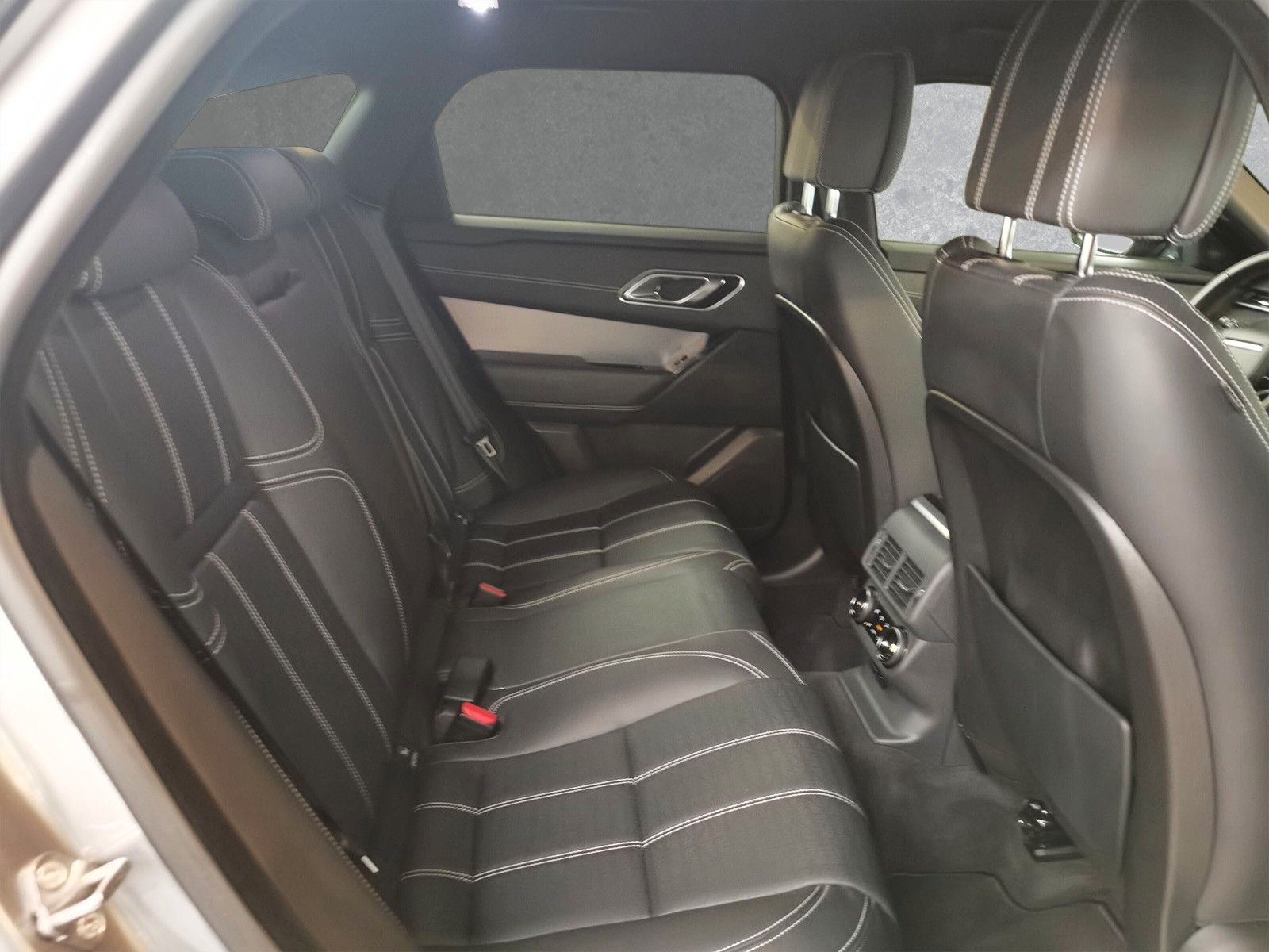 Range Rover Velar P400e Hybrid R-Dynamic HSE - Samsaru's Car Outlet