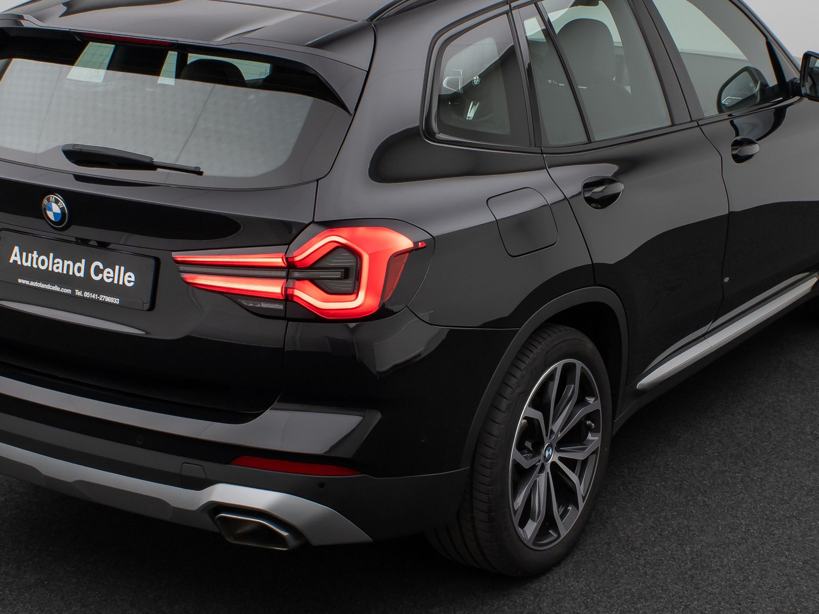 BMW X3 xD30d - Samsaru's Car Outlet