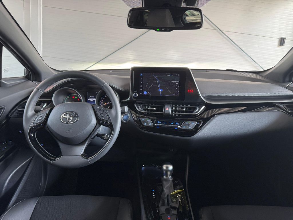 Toyota C-HR 1.8 Hybrid Team - Samsaru's Car Outlet