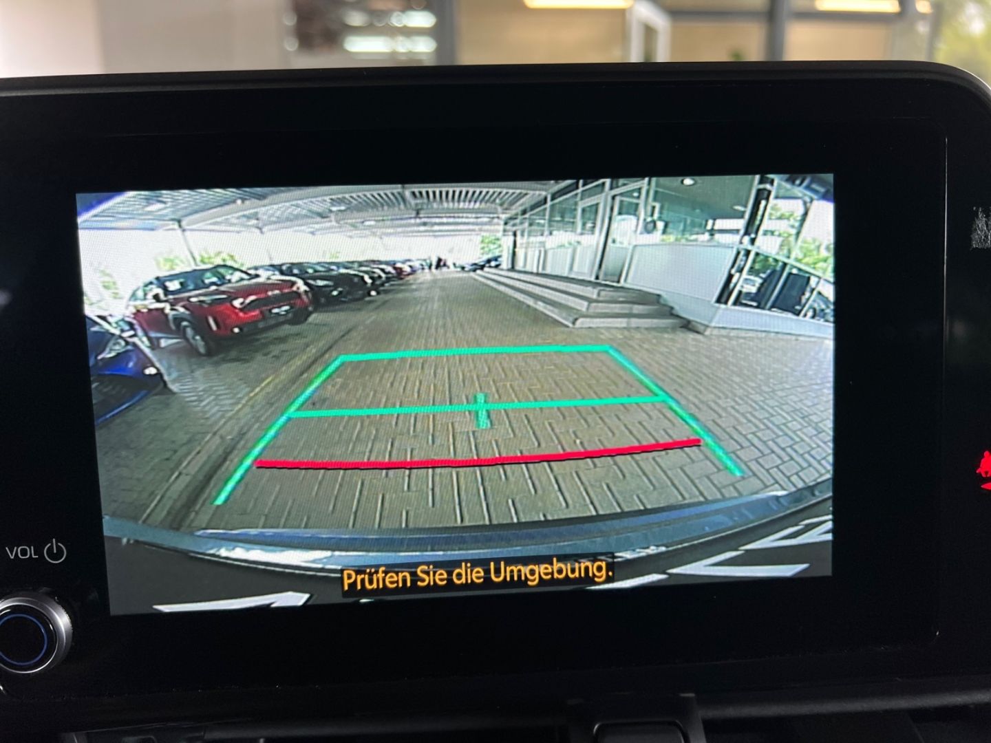Toyota C-HR 2.0 Hybrid Team - Samsaru's Car Outlet