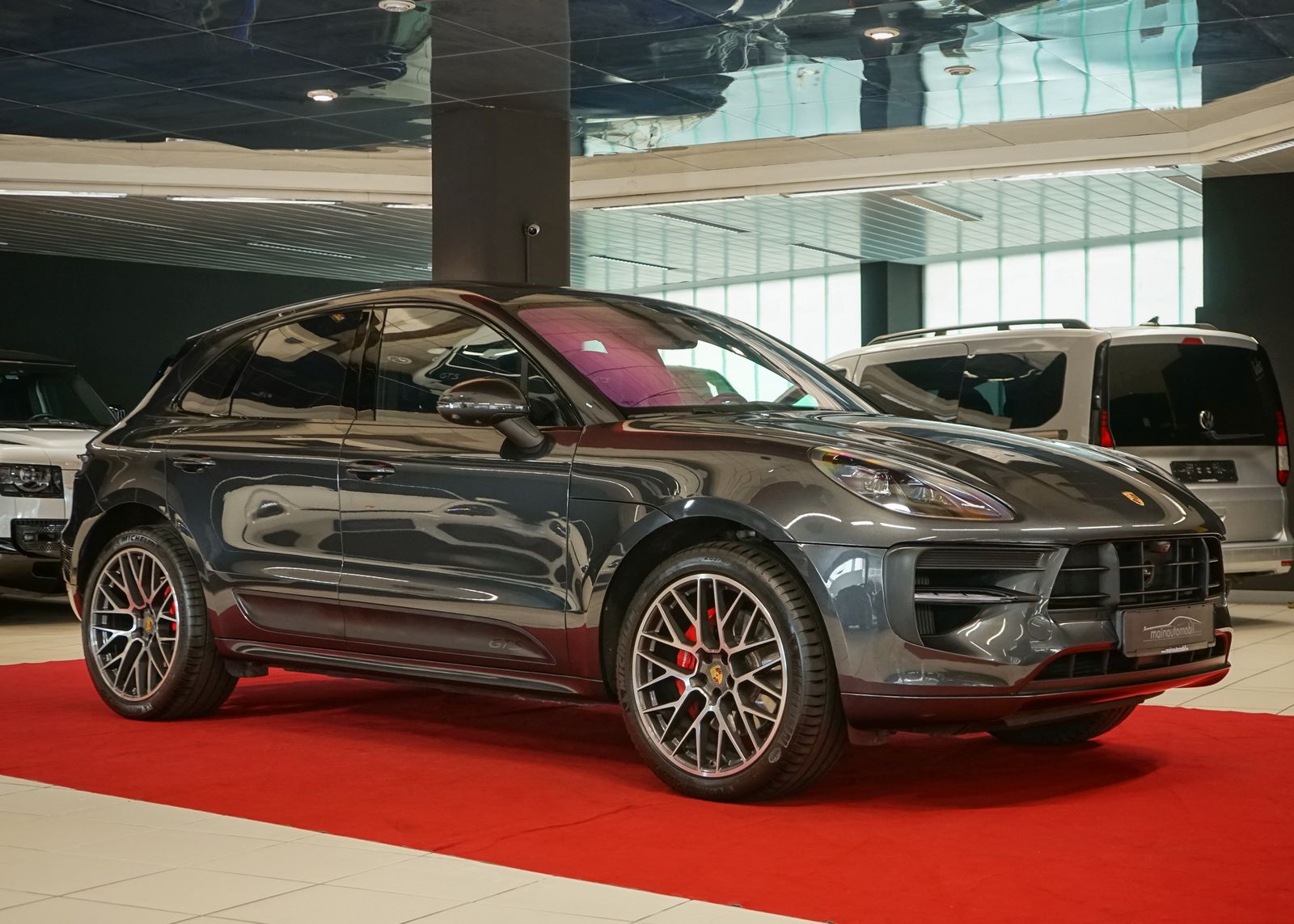 Porsche Macan GTS - Samsaru's Car Outlet