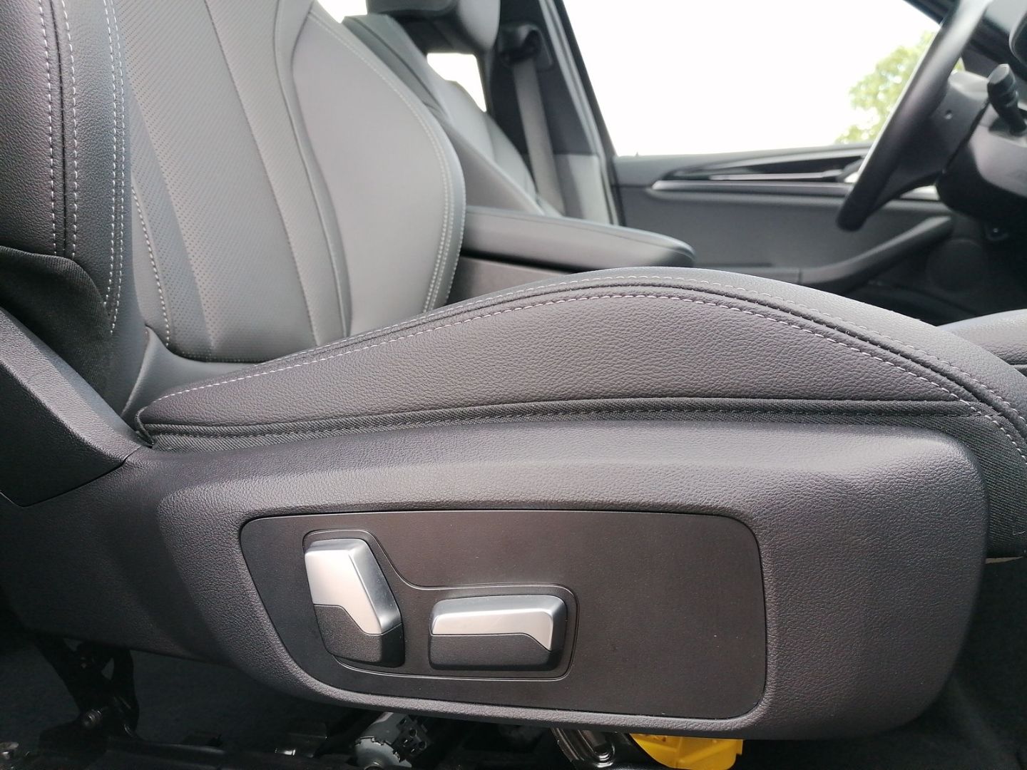 BMW iX3 Inspiring M SPORT AHK Alarm SHZ Park Assiste