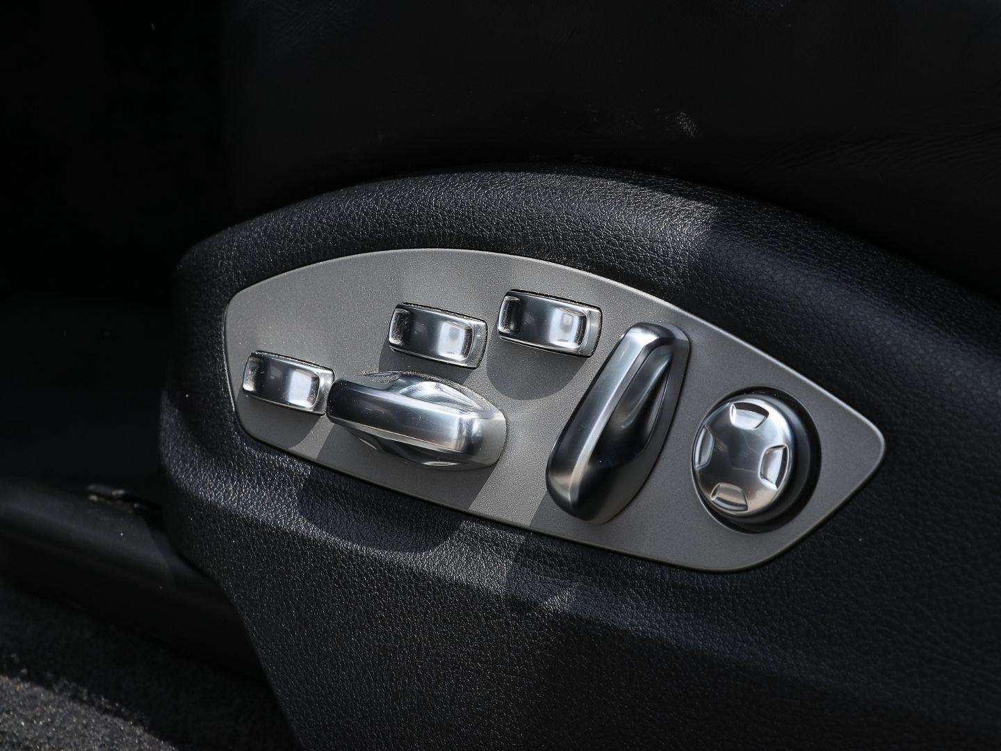 Porsche Macan S - Samsaru's Car Outlet