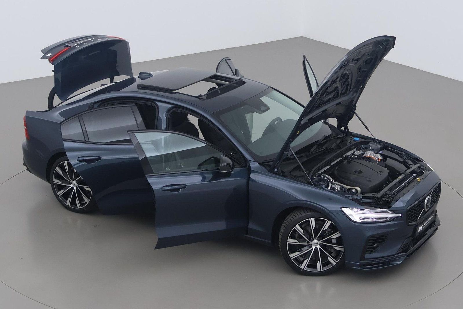 Volvo S60 T8 Recharge Ultimate Dark | HEICO SPORTIV |