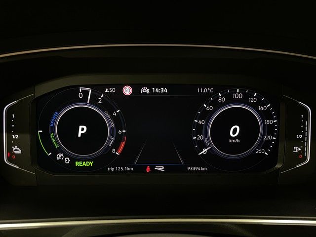 Volkswagen Tiguan1.4 TSI R-LINE E-HYBRID AHK+KEYLESS+LED+LE
