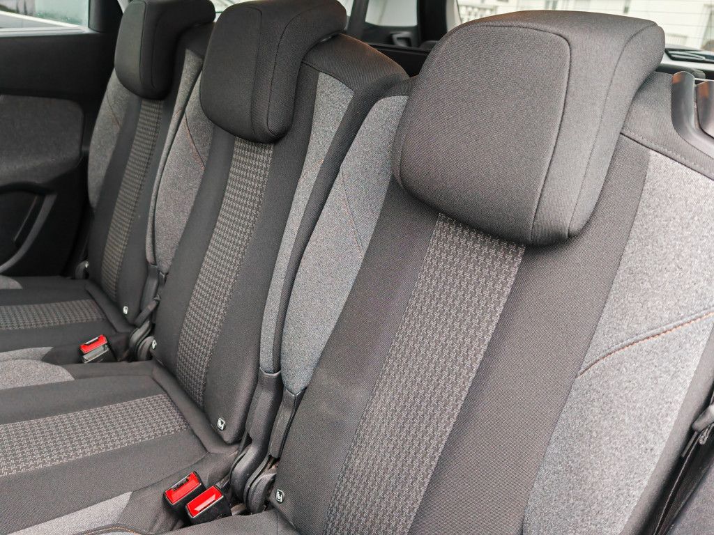 Peugeot 5008 BlueHDI 130 EAT8 - Samsaru's Car Outlet