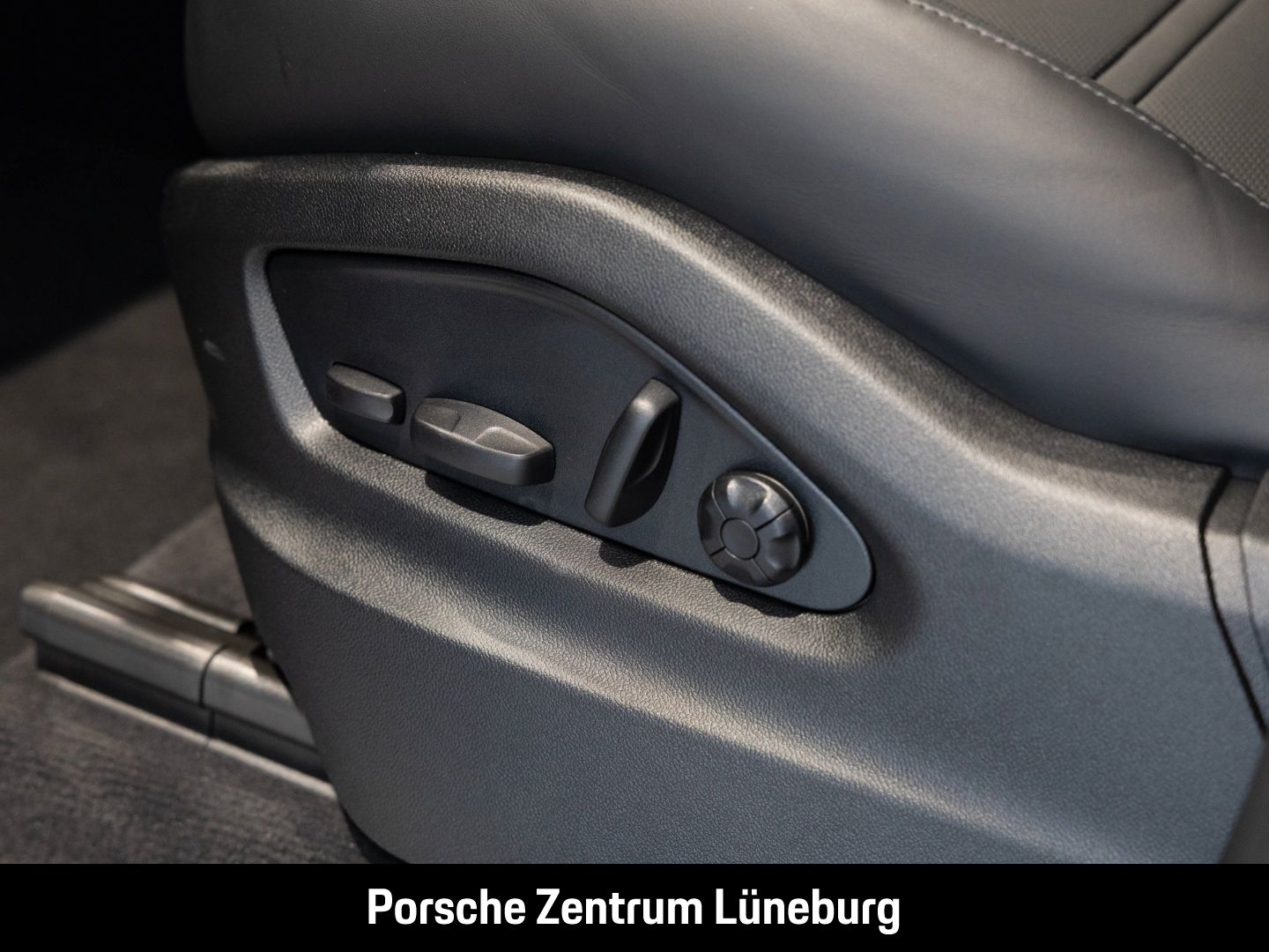 Porsche Cayenne BOSE Luftfederung Panorama Surround-View