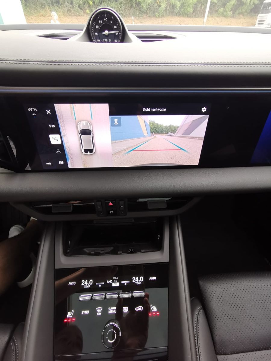 Porsche Macan - Samsaru's Car Outlet