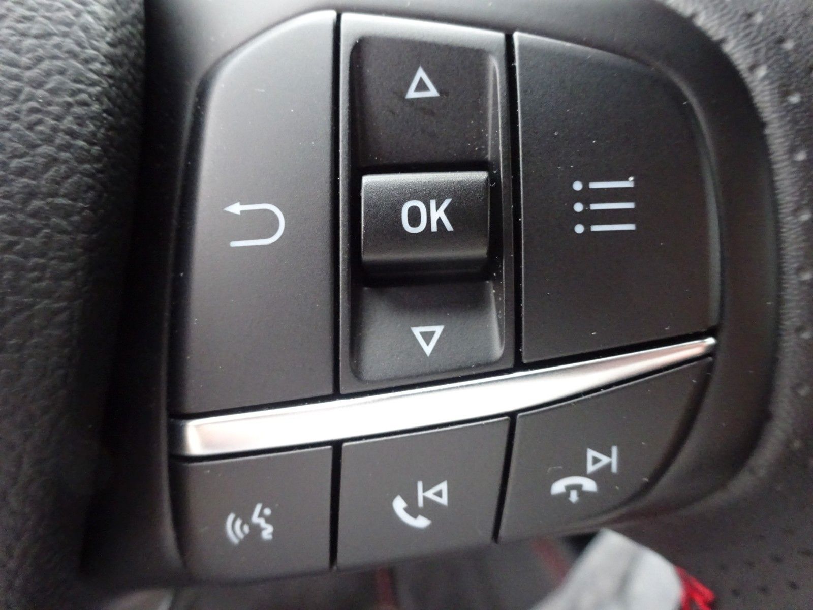 Ford Focus Turnier ST-Line X Autom AHK iACC HuD