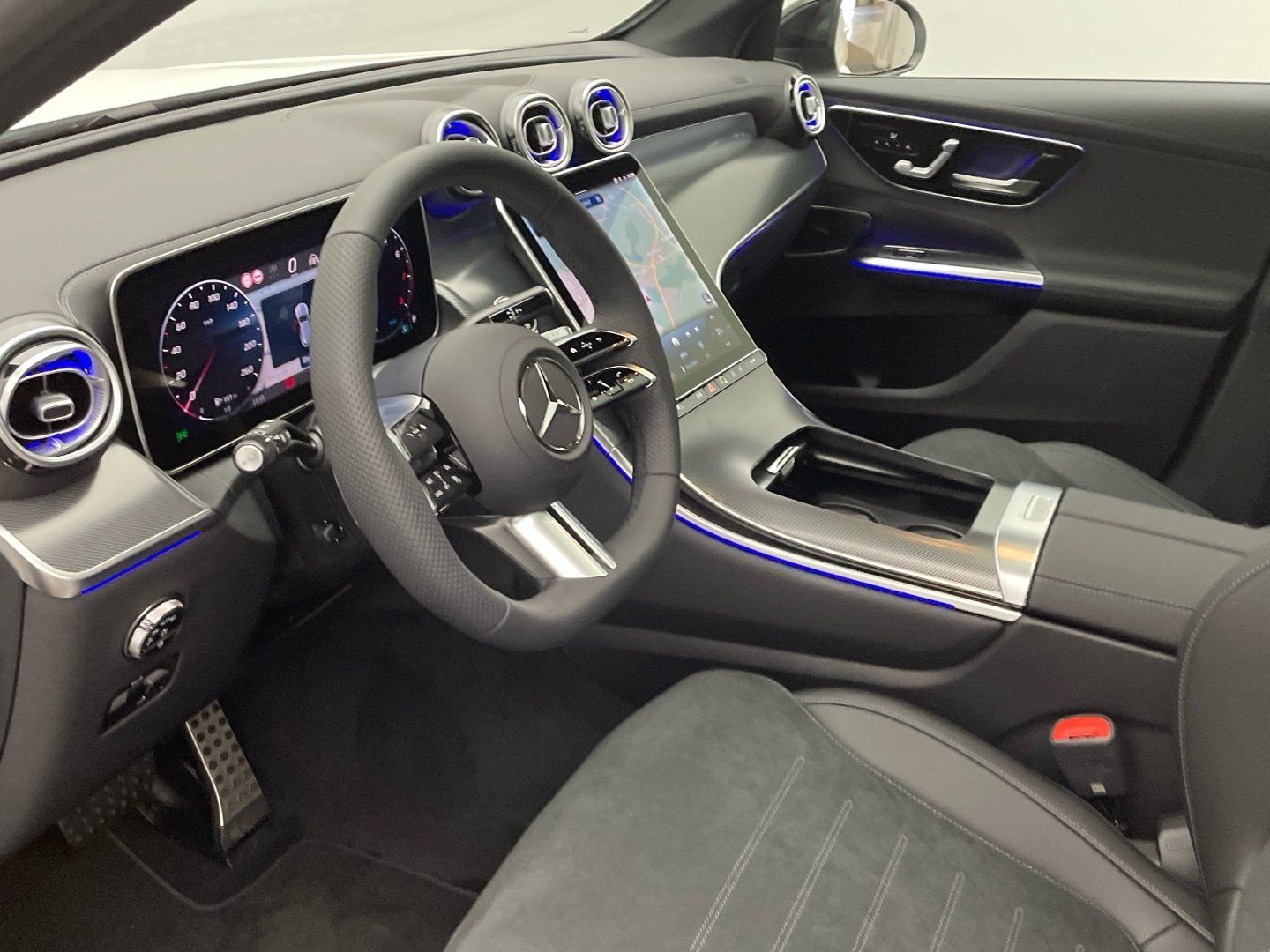 Mercedes-Benz GLC 200 4M AMG Panorama DigitalLight AHK 360°-K.