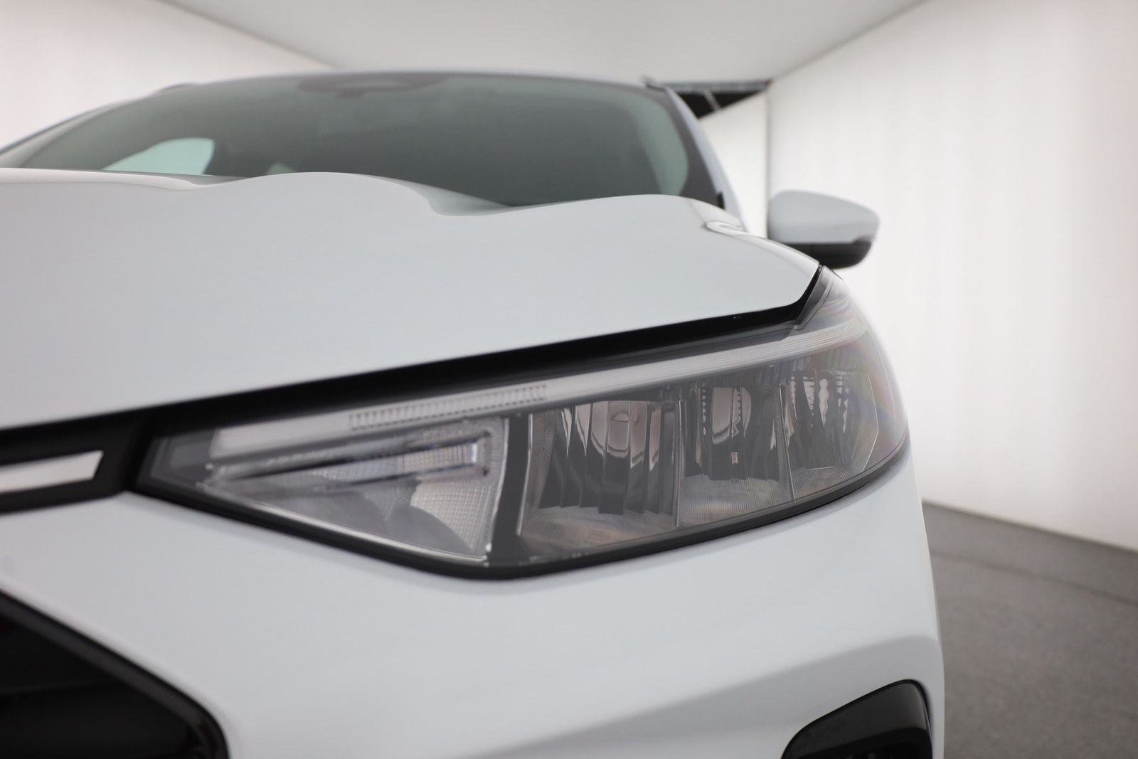 Ford Kuga 1.5 EB Titanium - Samsaru's Car Outlet