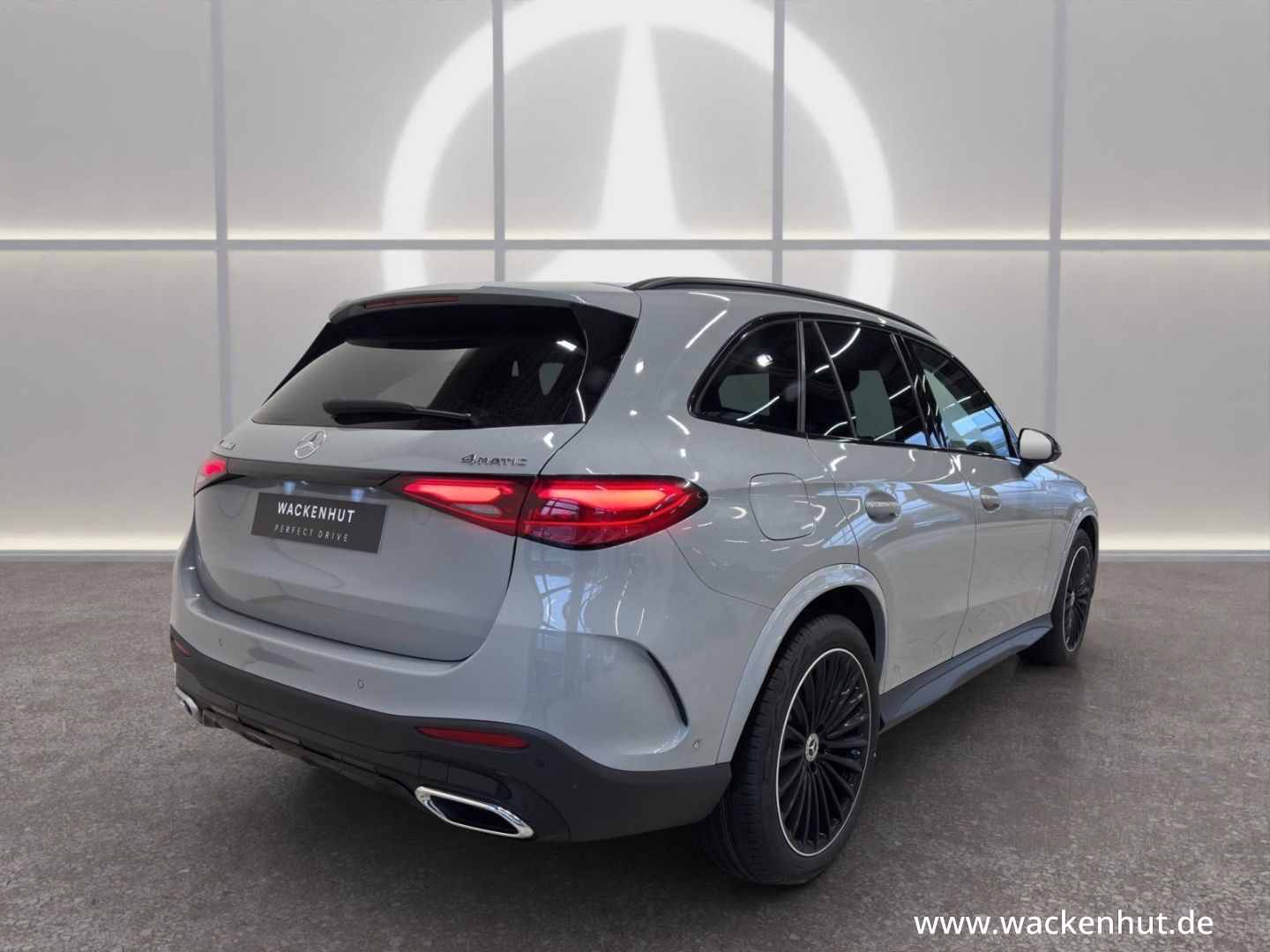 Mercedes-Benz GLC 300 d 4M EDITION AMG LINE NIGHT+AHK+PANO+DIS