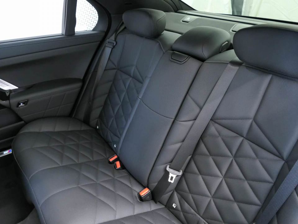 BMW 740d xDrive M Sportpaket*Standhzg*Pano*DAPro*B&W
