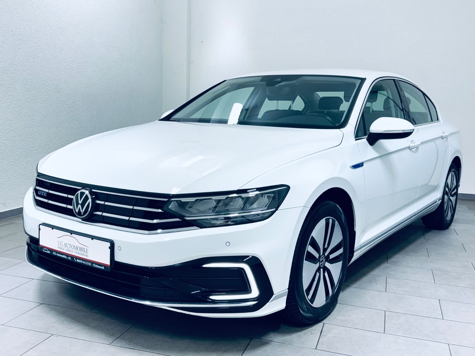 Volkswagen Passat Lim. GTE - Samsaru's Car Outlet