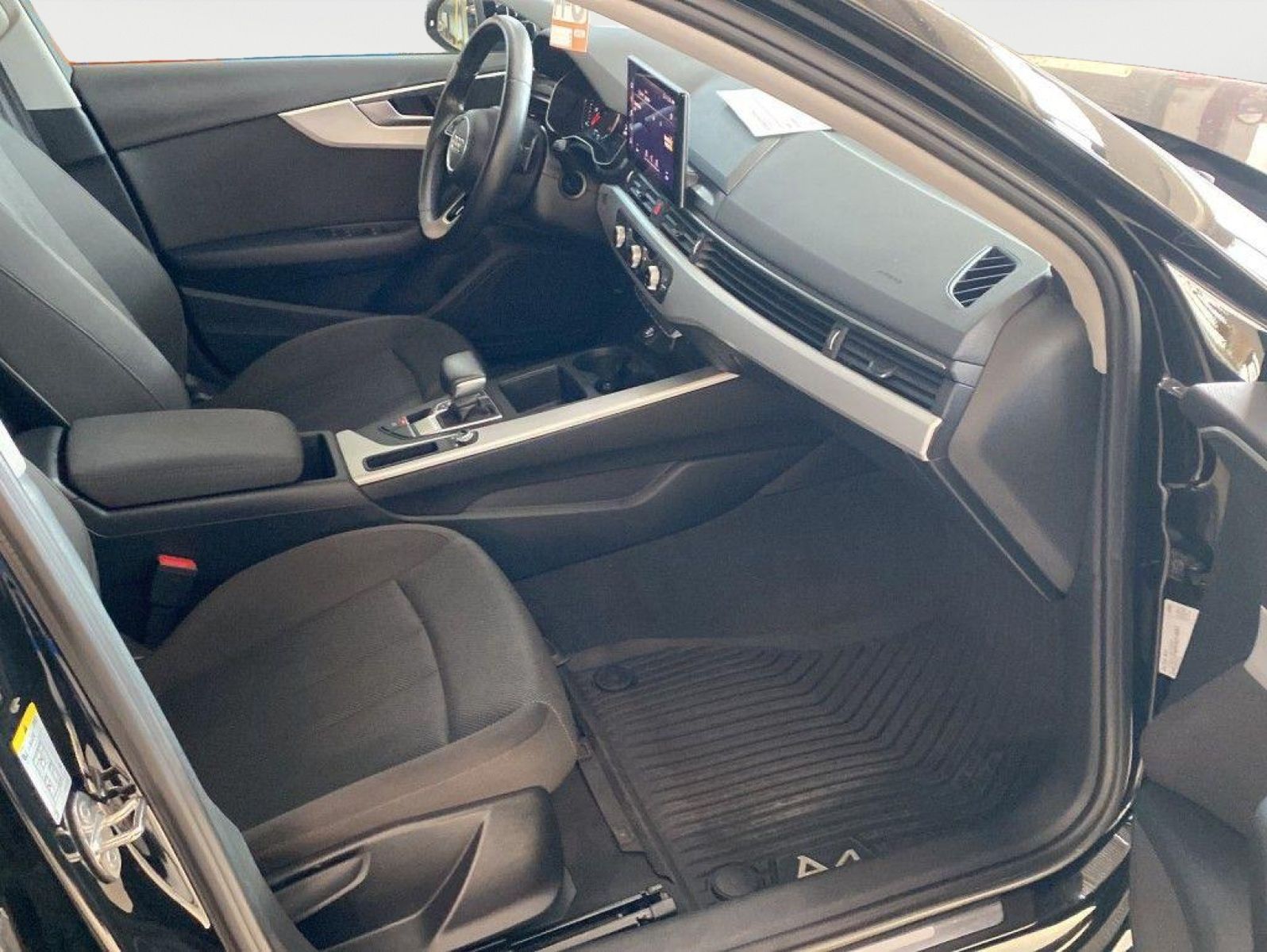 Audi A4 Avant 35 TFSI - Samsaru's Car Outlet