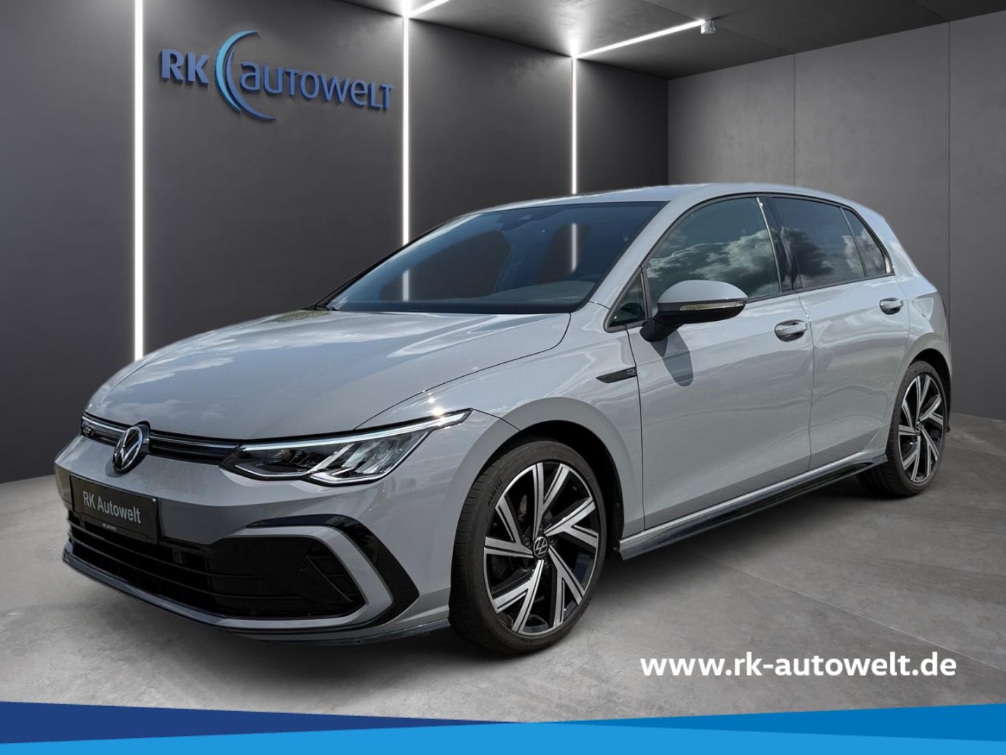Volkswagen Golf 8 VIII R-Line 1.5 eTSI - Samsaru's Car Outlet
