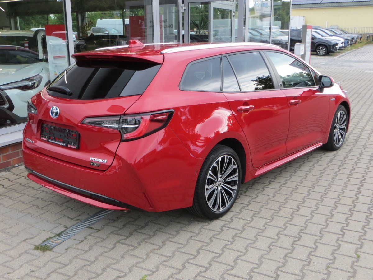 Toyota Corolla 1.8 Hybrid Team - Samsaru's Car Outlet
