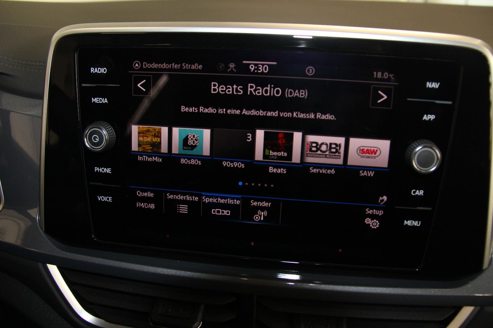 Volkswagen T-Roc Style 1.5 TSI DSG - Samsaru's Car Outlet